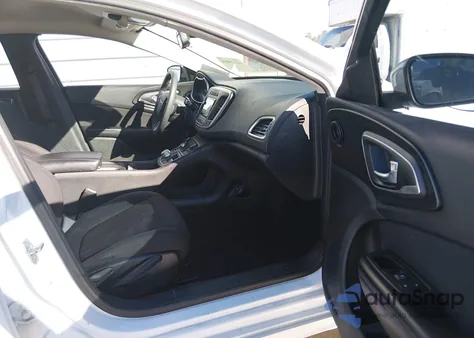 2015 Chrysler 200 Limited z USA, uszkodzony, nr VIN 1C3CCCAB6FN546078